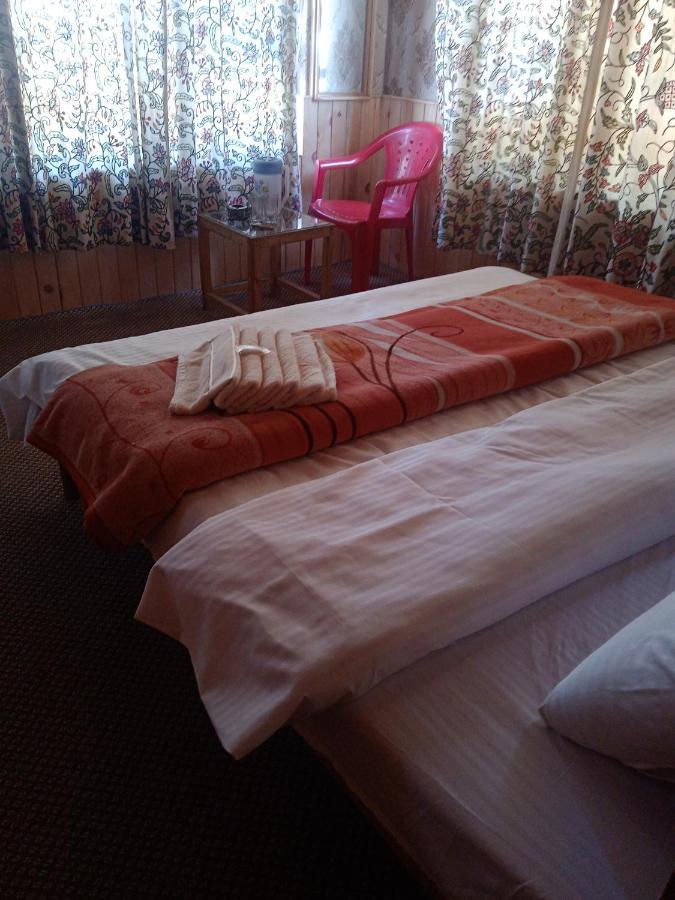 Rainbow Palace Pahalgam Exterior photo